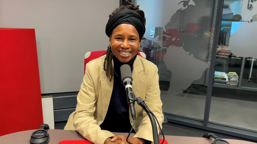 Natalia M. King au micro de Joe Farmer.