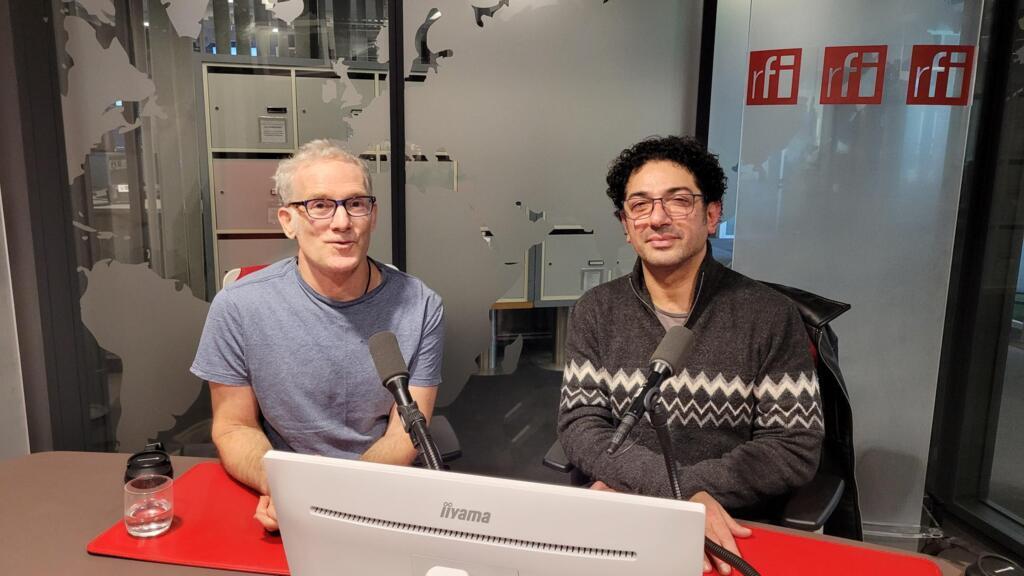 Dibujando y escribiendo historias de amor: así sobrevivieron años en las celdas sirias