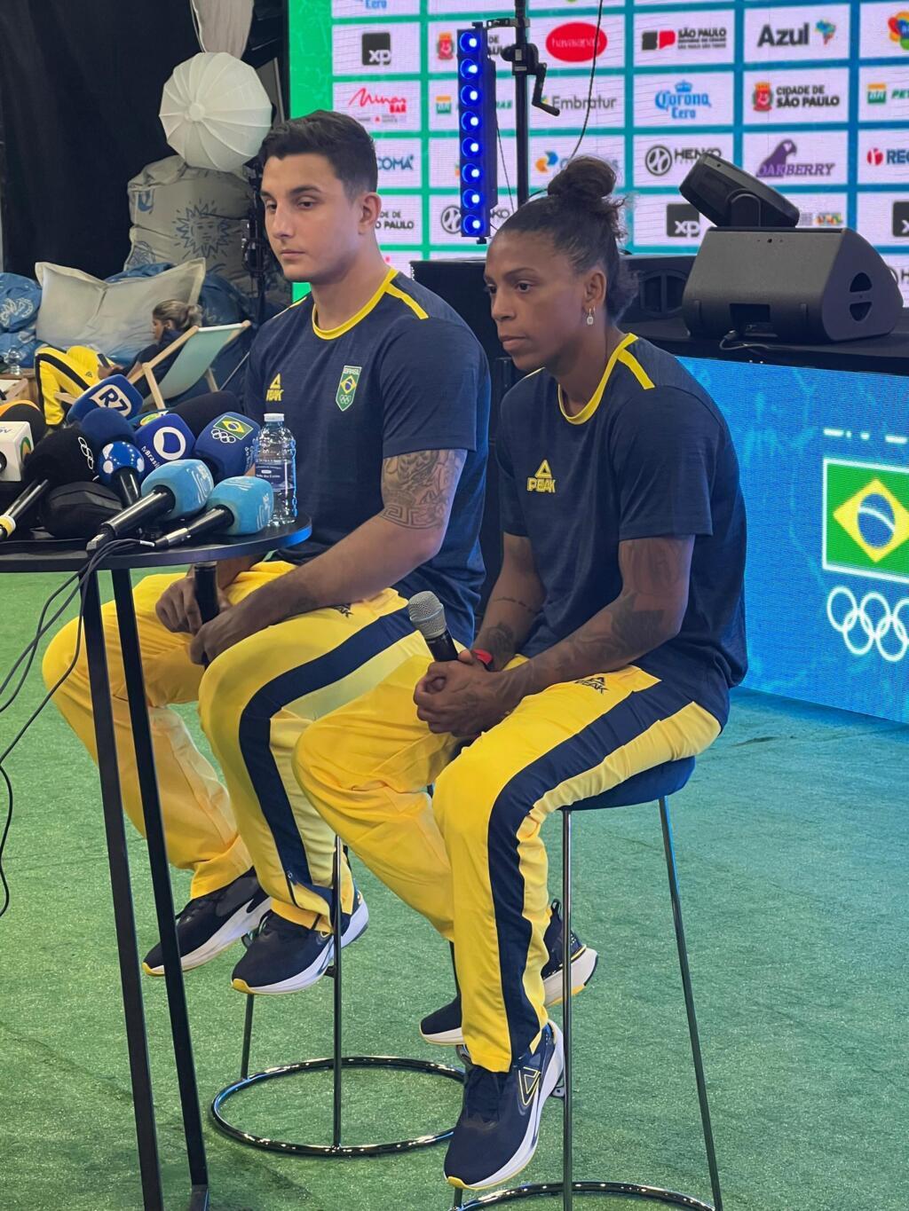 Rafaela Silva e Guilherme Schimidt, da equipe do Brasil que ganhou o bronze em Paris 2024.