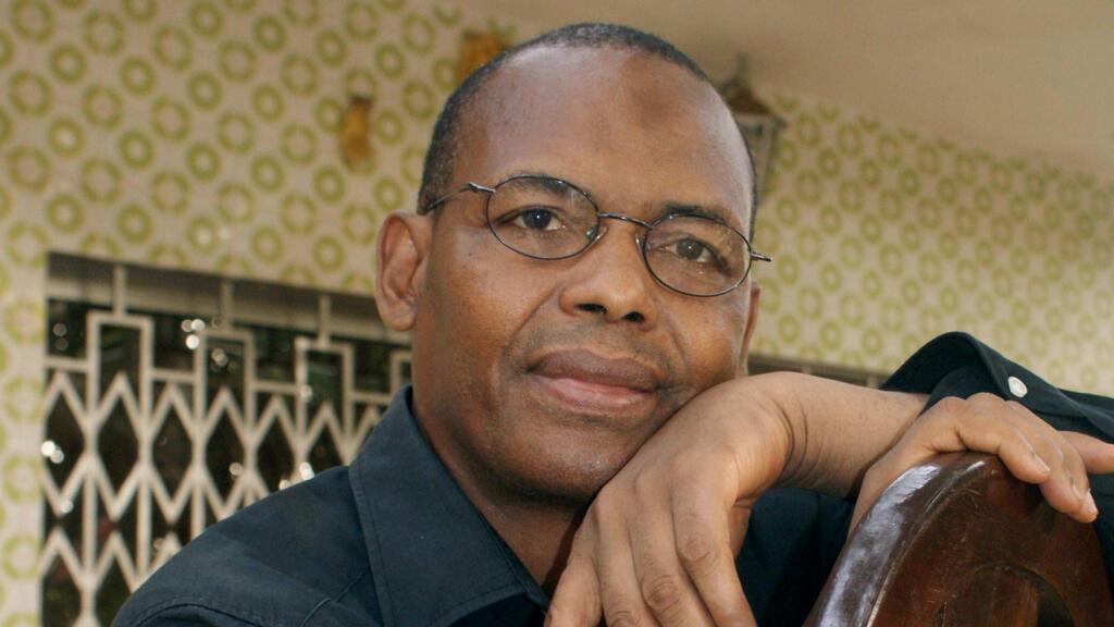 Tierno Monénembo est auteur d'une dizaine de romans et le lauréat du prix Renaudot 2008