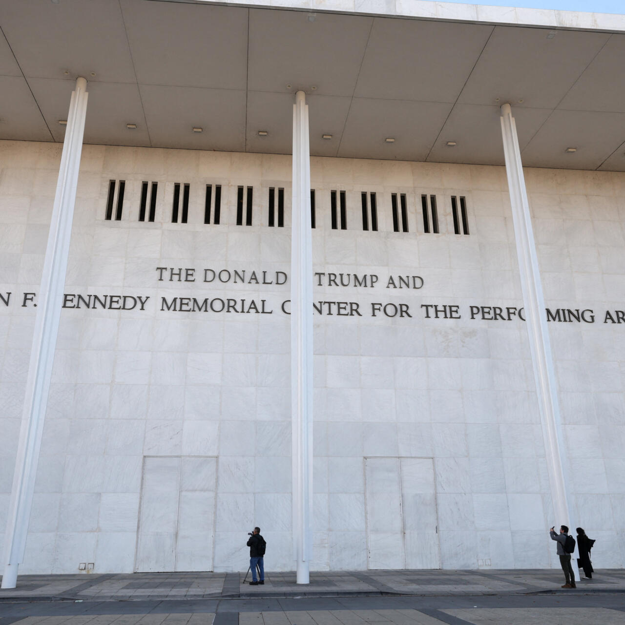 ���չ������������  �����Ҿ���������100��