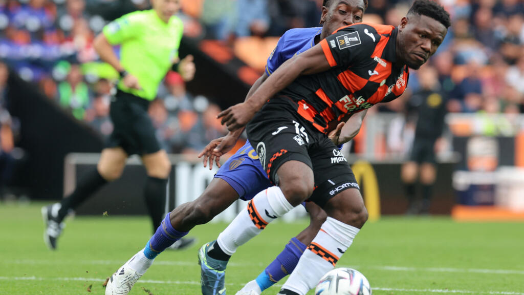 «Tous les jeunes voulaient être comme Sessègnon», confie l’attaquant béninois Aiyegun Tosin