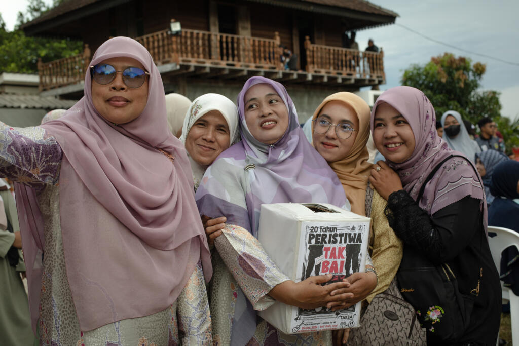 Des femmes durant l'évènement organisé à Patani Artspace, le 25 octobre 2024, 20 ans après le massacre de Tak Bai.