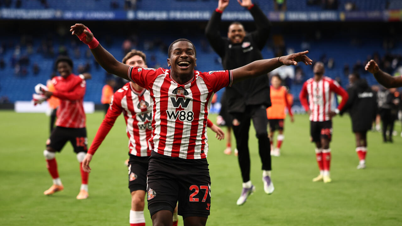 Sunderland stun Chelsea to go second, Newcastle beat Fulham Globalhints