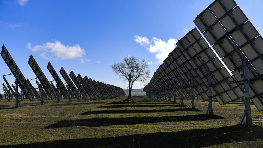 Parque solar de Los Arcos, na Espanha: Comissão Europeia quer acelerar produção industrial para a transição energética. (Foto: 24/02/2023)