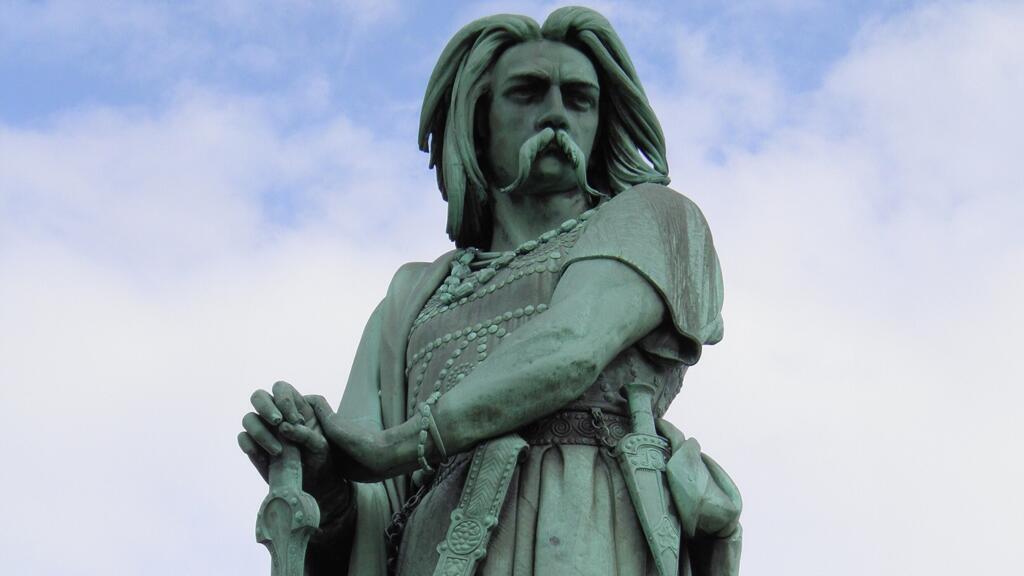 Les Gaulois au-delà du "roman national": le regard de l'archéologie