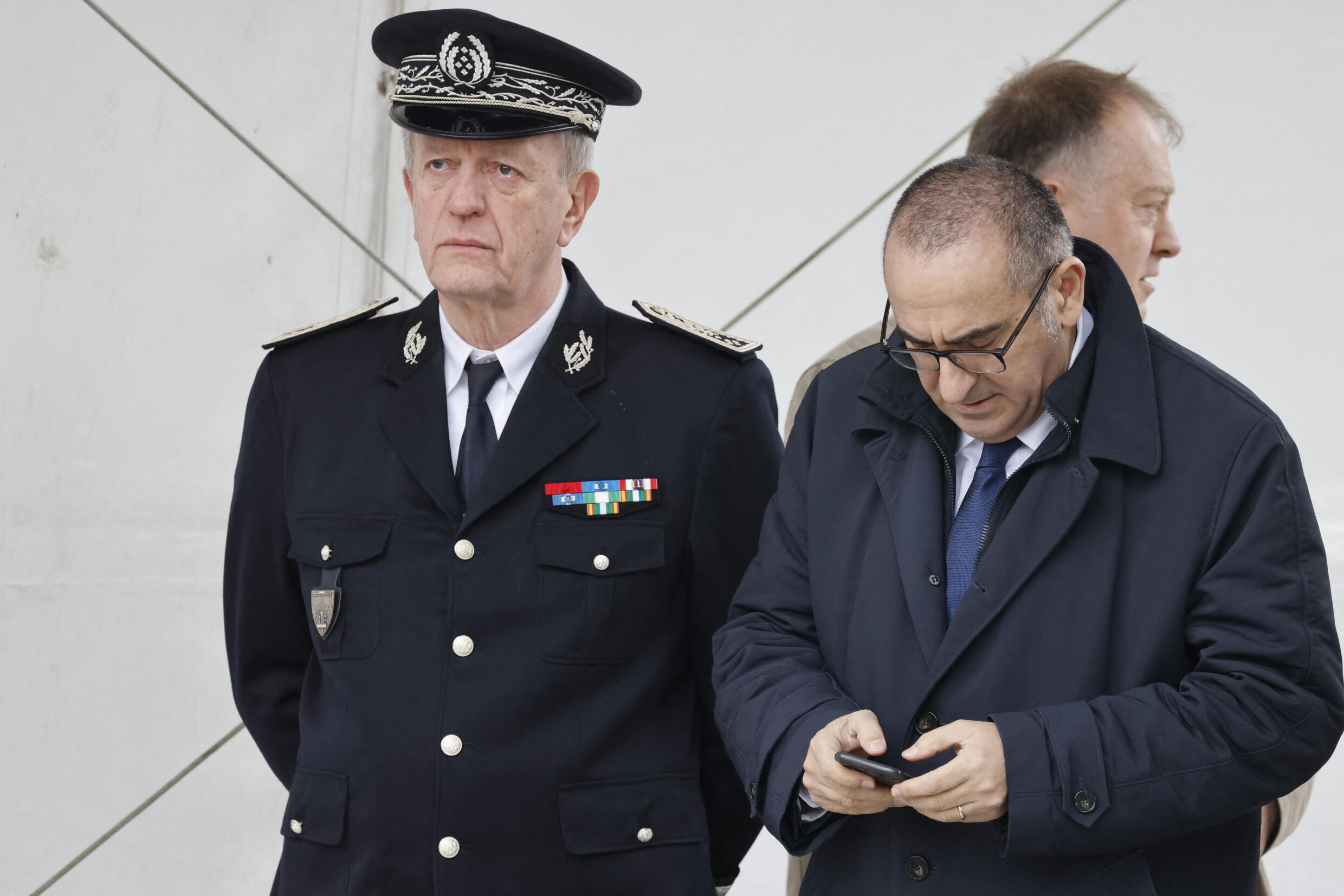 Détention d'un policier en France indignation après les propos du