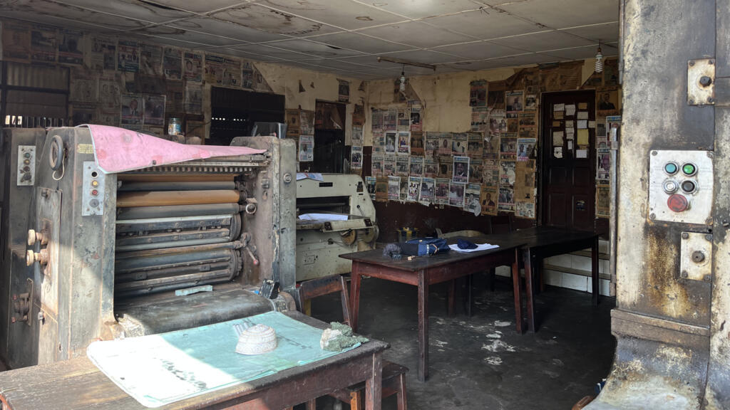 Guinée: le célèbre journal satirique Le Lynx, critique du pouvoir, vandalisé