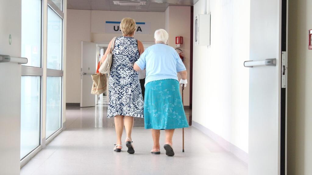 Cum afectează menopauza sănătatea oaselor