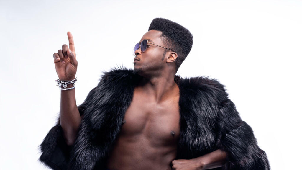 O cantor e compositor cubano Erik Iglesias Rodríguez, conhecido como Cimafunk.