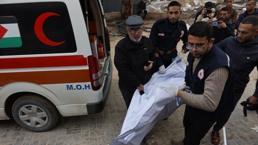 Guerre à Gaza: pour identifier les victimes, les secours réclament des équipements, Israël bloque toute livraison