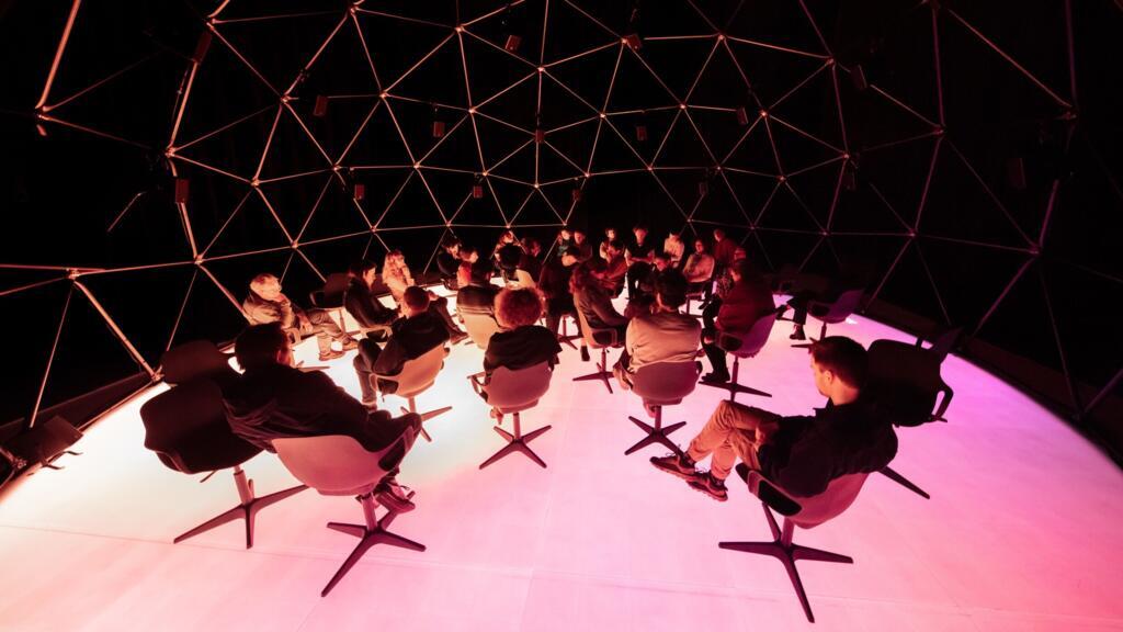 Concerts, spectacles, installations et plus encore - à découvrir du 30 mai au 22 juin dans le cadre du festival ManiFeste qui se déroule sur plusieurs lieux à Paris - du Châtelet à la Philharmonie en passant par le Centre Pompidou.