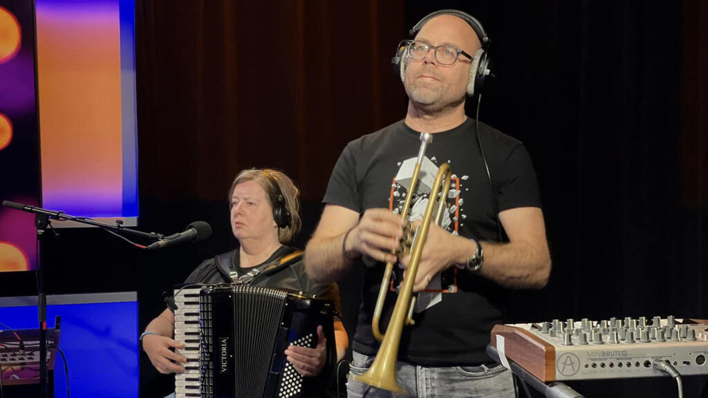 Ellen van Vliet et Gijs Levelt d’Amsterdam Klezmer Band.
