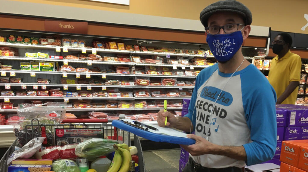 Paul Thibodeaux, musicien au chômage, est employé dans le cadre du programme «feed the second line» : il fait les courses pour les musiciens plus âgés.