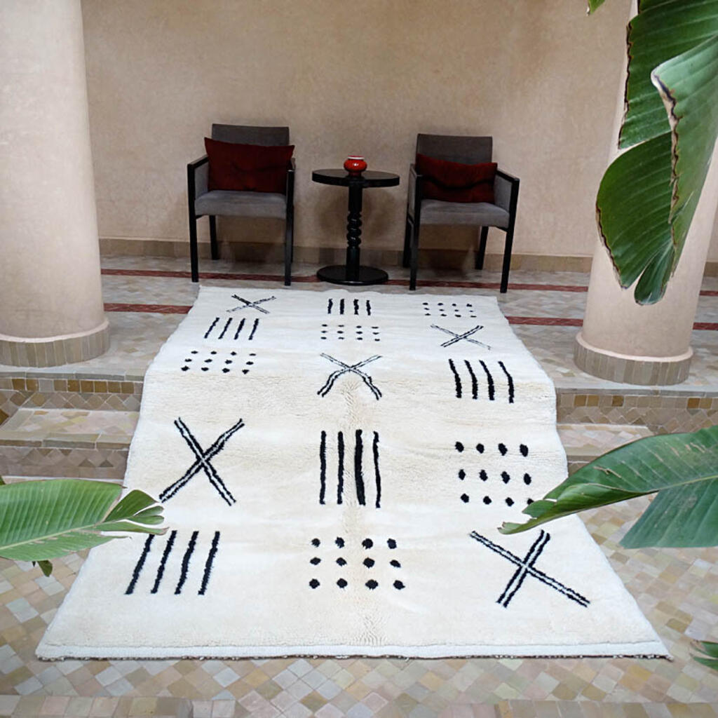 Oumou Rug white