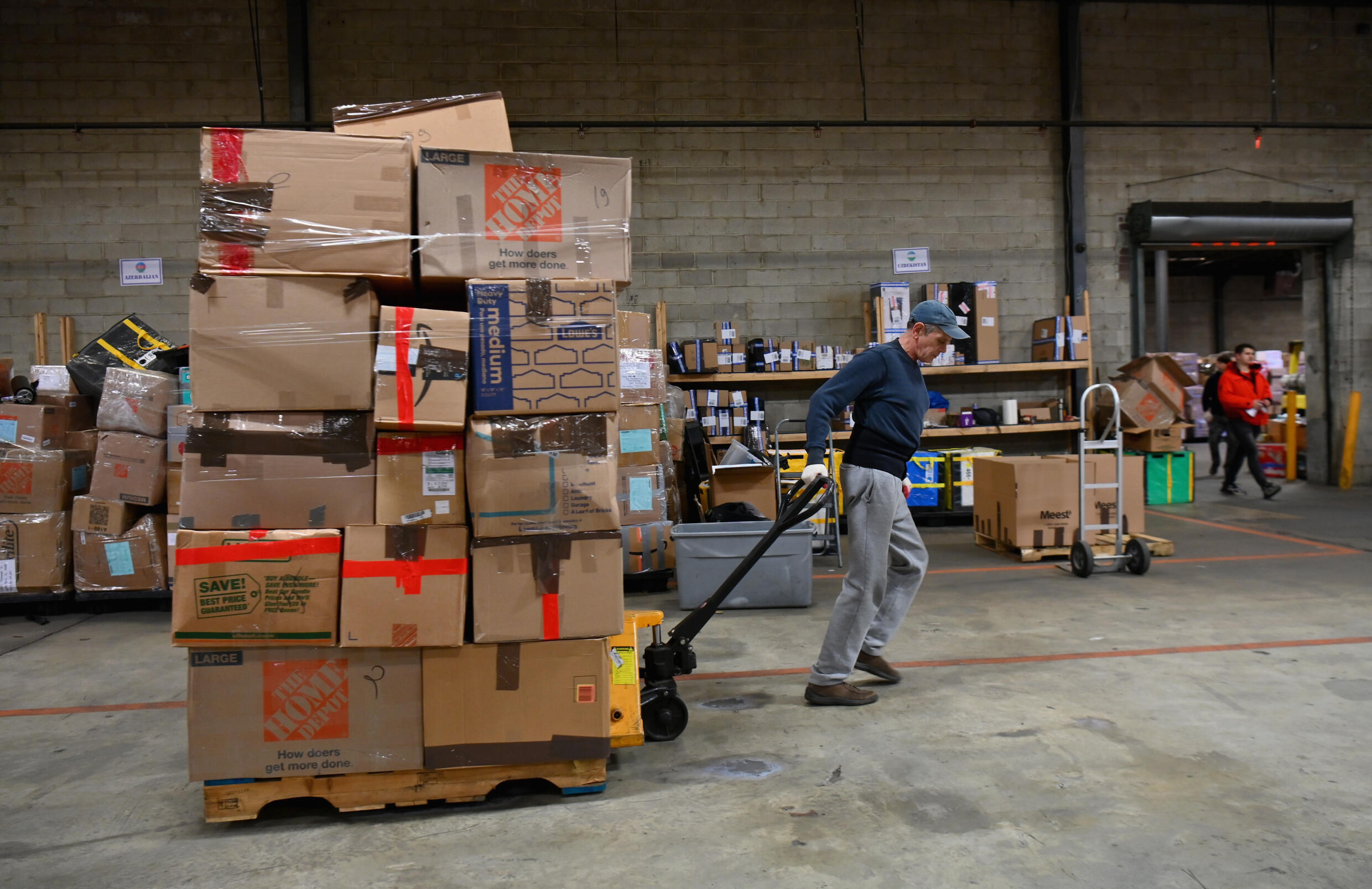 Outside New York, a warehouse rear base for Ukraine aid