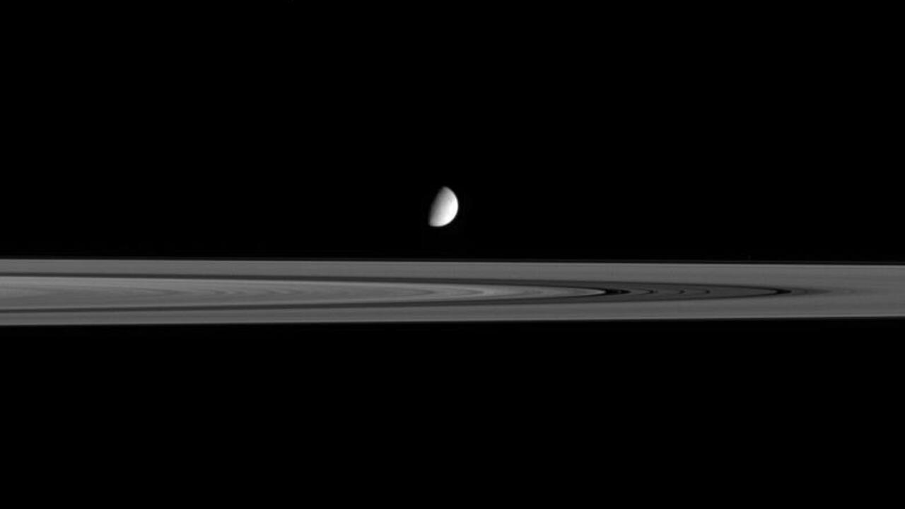 Des éléments clés pour la vie découverts sur une lune de la planète Saturne