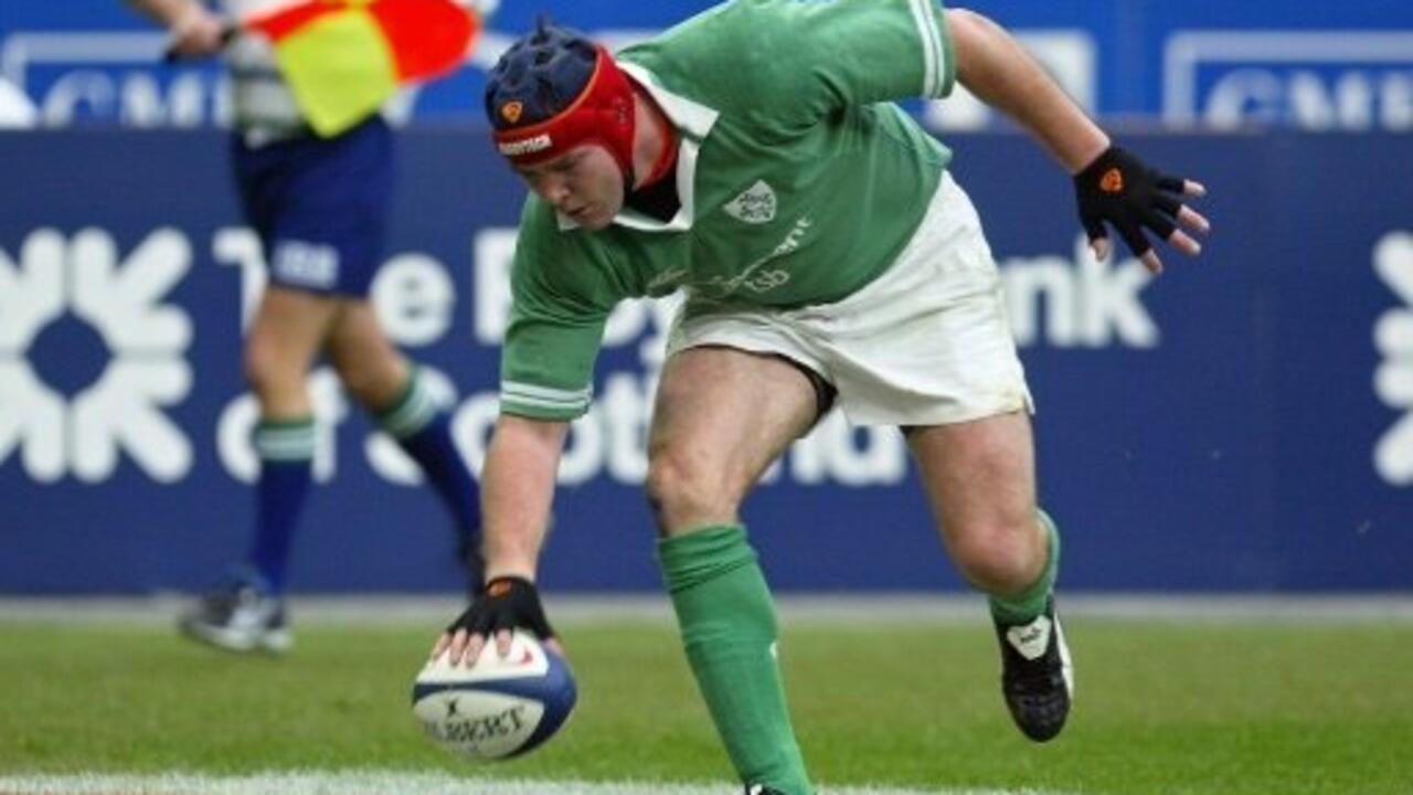 Munster coach Anthony Foley dies in Paris before Racing clash