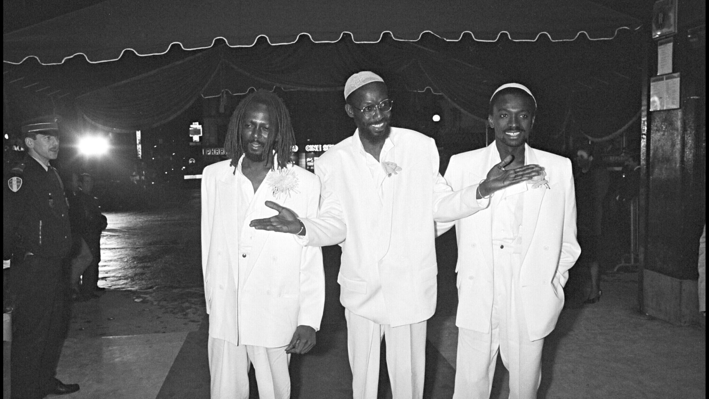 Le groupe Touré Kunda, lors de la cérémonie de remise des prix de musique française «Victoires De La Musique» en 1986.