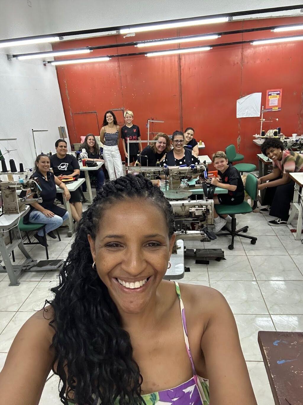 Ariane Santos, CEO da Badu Designe, esteve em Paris para um projeto da Cufa Brasil e Cufa França como técnica especialista em Upcycling.