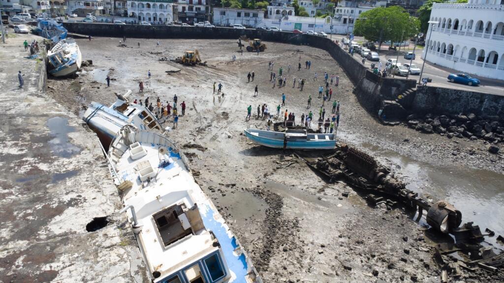 Comores: à Moroni, une opération citoyenne pour assainir la Baie de Kalaweni