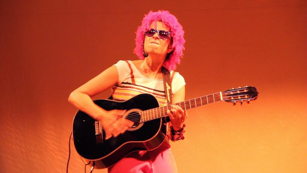 A mensagem que Anna Ly quer passar com esse espetáculo é sobre a diversidade brasileira: cultural, linguística, racial.