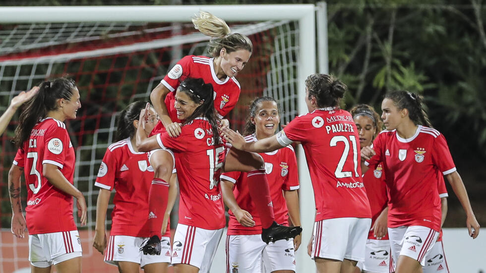 Futebol Feminino Benfica e PSG juntamse ao Lyon na fase de grupos da
