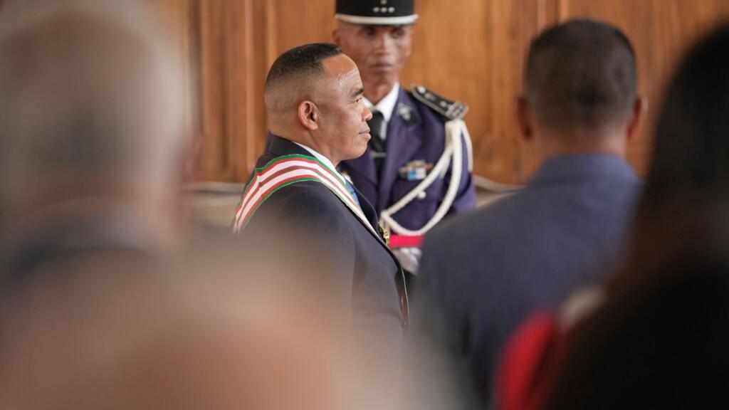 Madagascar: le colonel Michael Randrianirina investi «président de la refondation»