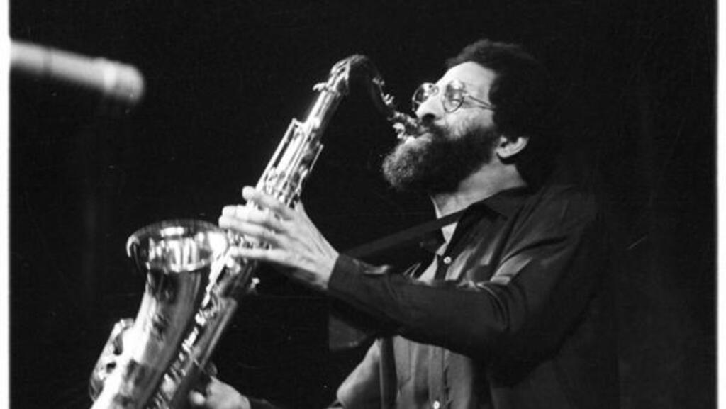 Le saxophoniste Sonny Rollins, dans les années 60.