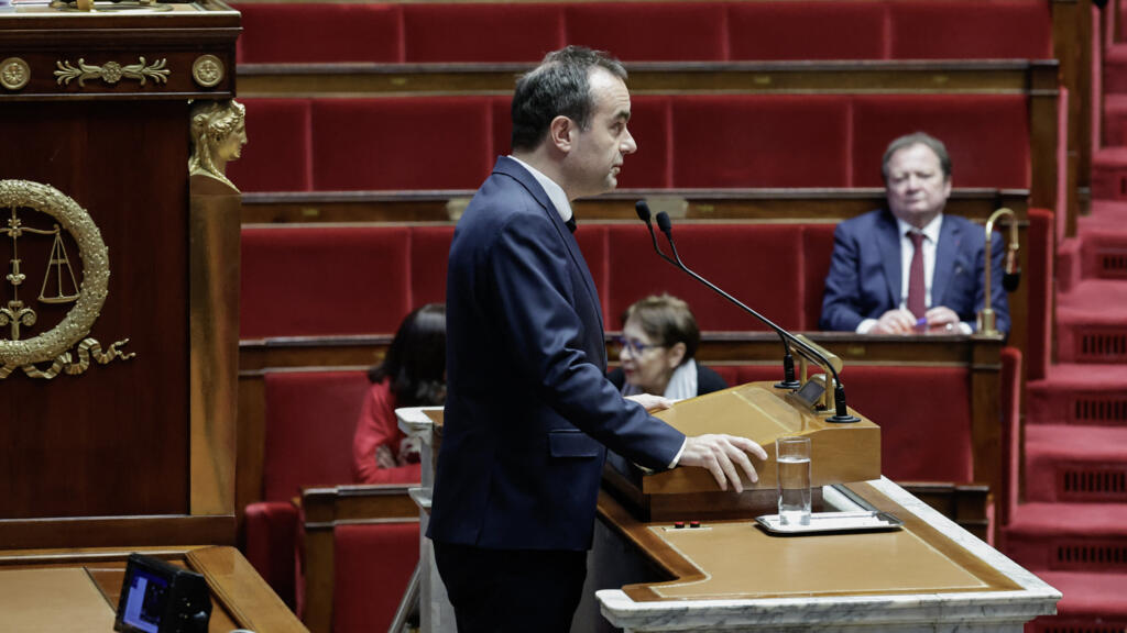 France: le gouvernement déclenche le 49.3 et impose le budget sans vote, au risque d’une censure