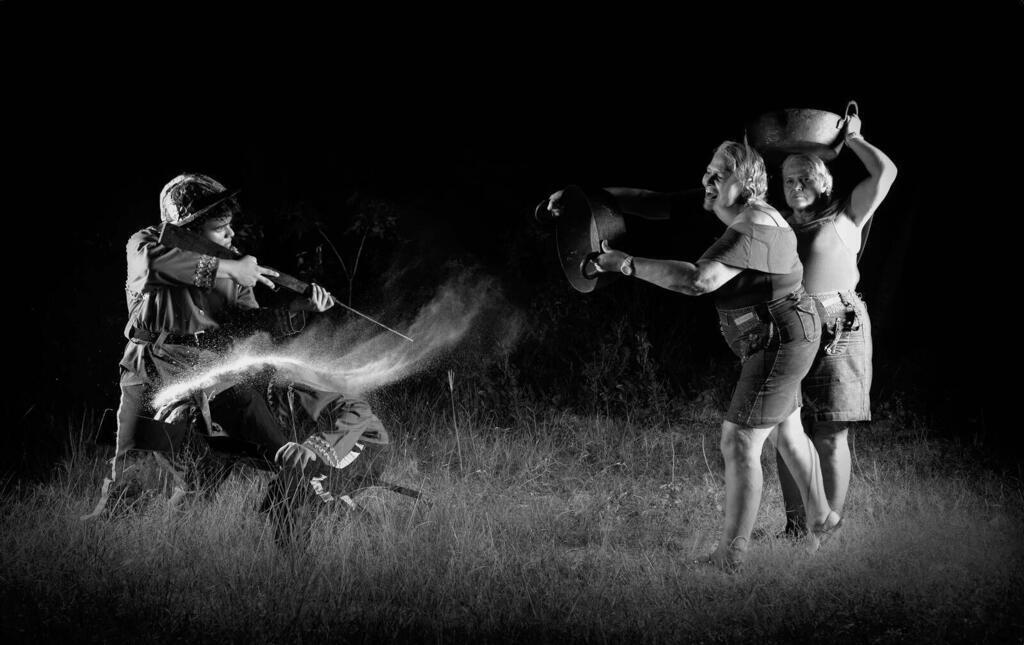 Encenação da Batalha de Jejucupapo, quando mulheres venceram uma batalha contra holandeses no Nordeste no século 17.
