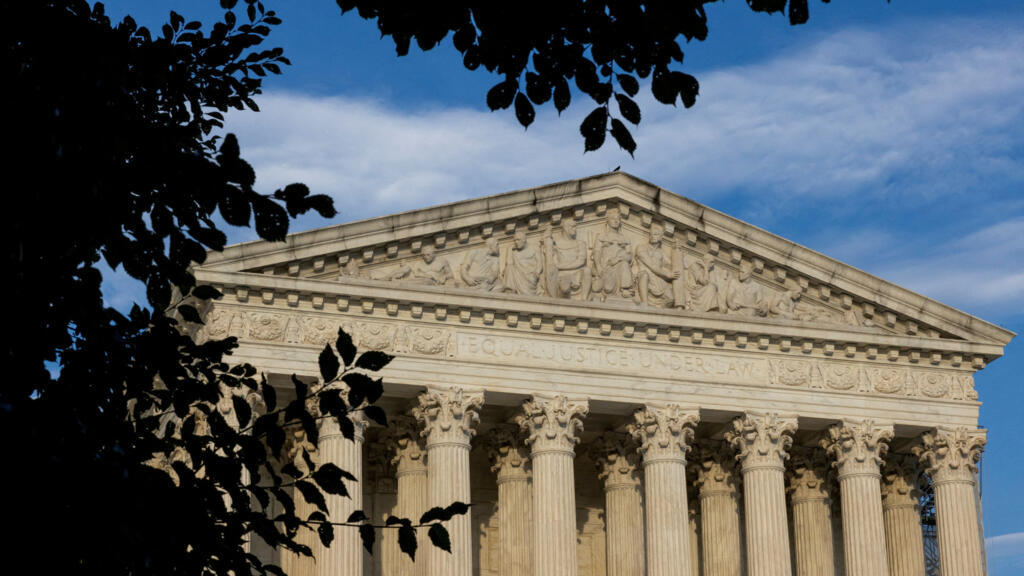 États-Unis: la Cour suprême va-t-elle continuer à pencher du côté de Donald Trump?