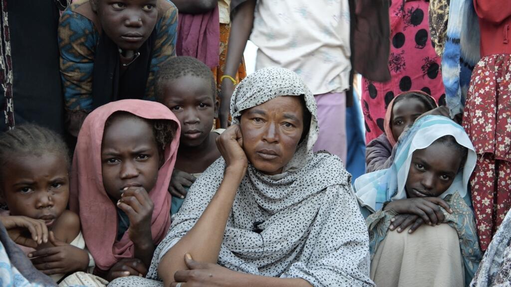 «Il fallait rester à l'abri, sous terre»: des Soudanais d'El-Fasher réfugiés au Tchad témoignent [1/4]