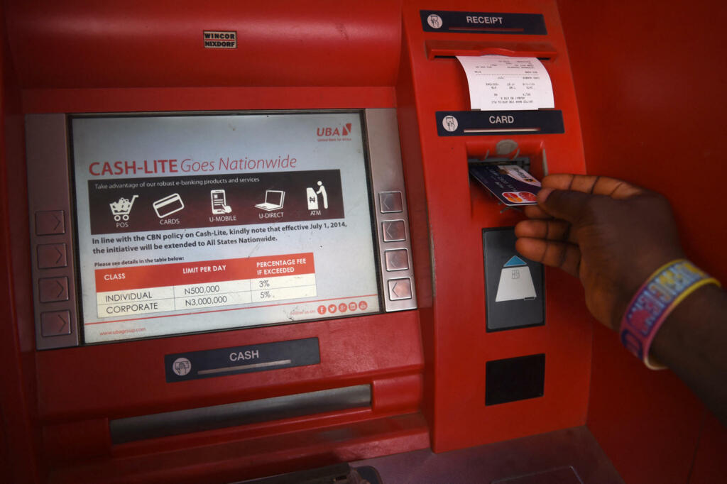 Muitas regiões da África têm acesso limitado a bancos.