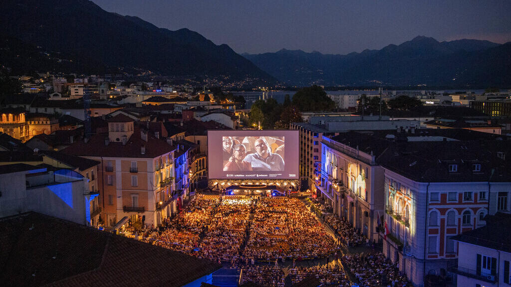 As sessões noturnas da Piazza Grande, a principal atração do Festival de Cinema de Locarno.