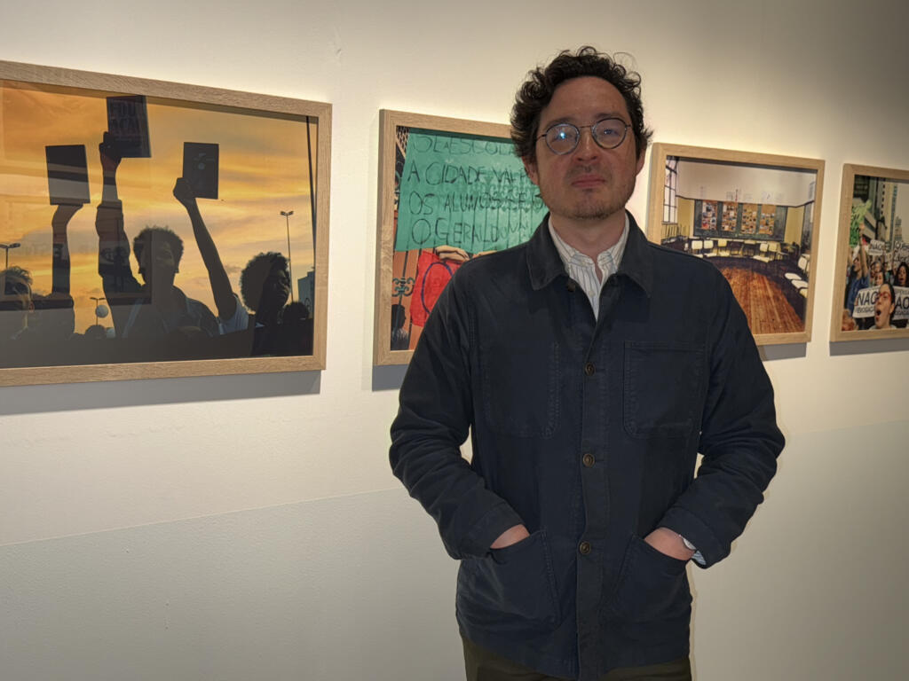 O professor da UCLA, Alex Ungprateeb Flynn