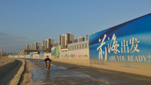 中國深圳前海街頭。