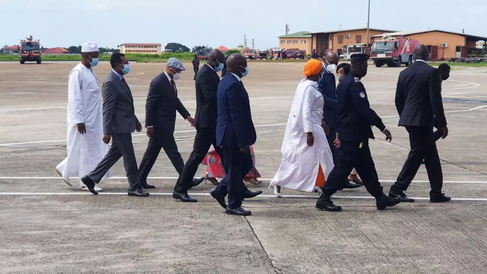 La délégation de la Cédéao à son arrivée à l'aéroport de Conakry le 10 septembre 2021.