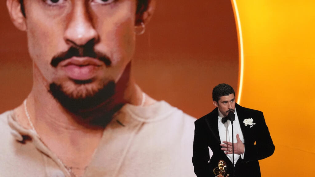 Grammy Awards: Bad Bunny triomphe lors d'une cérémonie marquée par des prises de position anti-Trump
