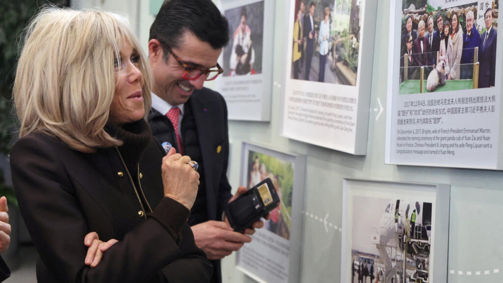 见圆梦，布丽吉特·马克龙非常高兴。