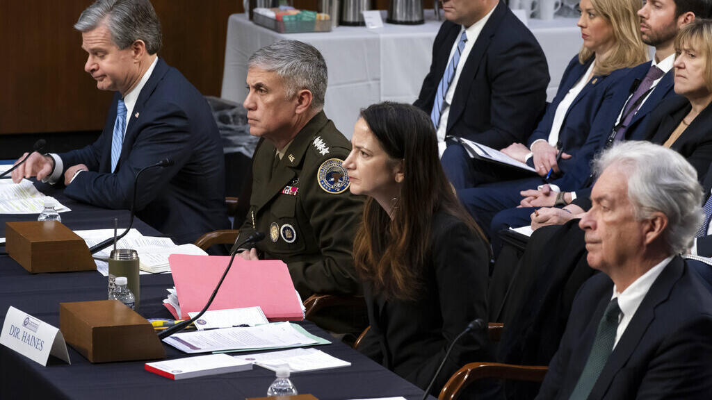 Ảnh minh họa : Ủy ban Tình báo Thượng Viện Hoa Kỳ mở phiên điều trần tại điện Capitol ở Washington, về mối đe dọa cho thế giới khi Nga tiếp tục tấn công Ukraina, ngày 10/03/2022.