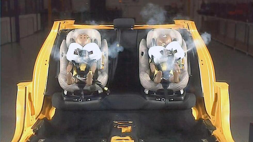 Le premier siège auto avec airbags des enfants mieux protégés