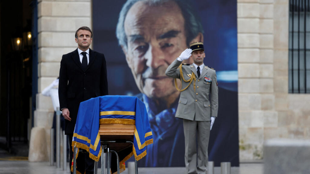 À la Une: Robert Badinter au Panthéon