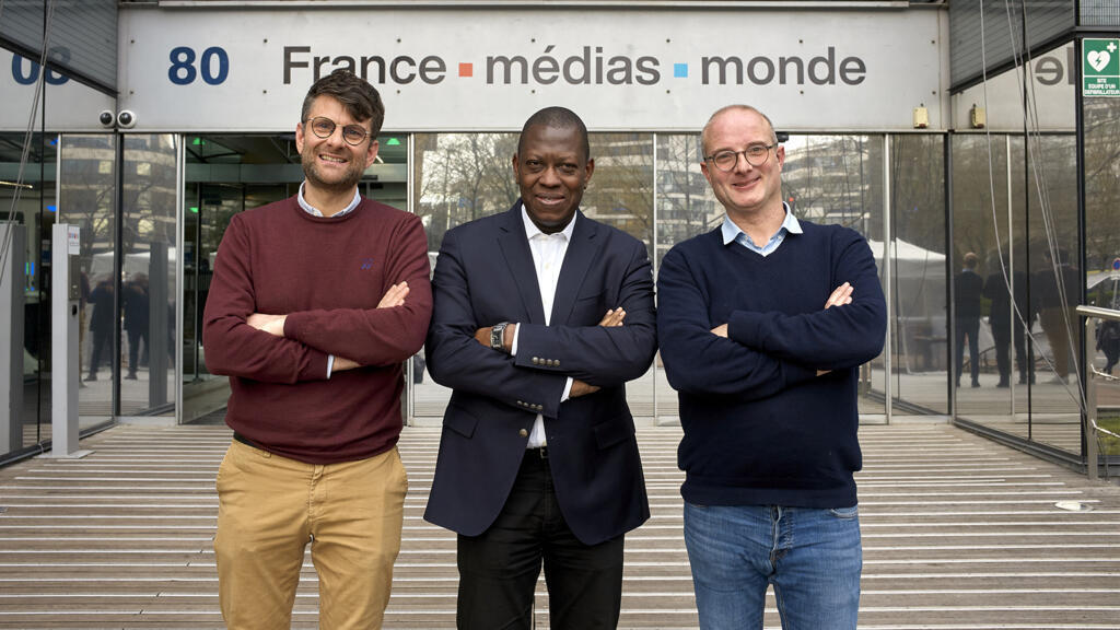 De gauche à droite: Julien Clémençot (Jeune Afrique), Kako Nubukpo et Bruno Faure (RFI).