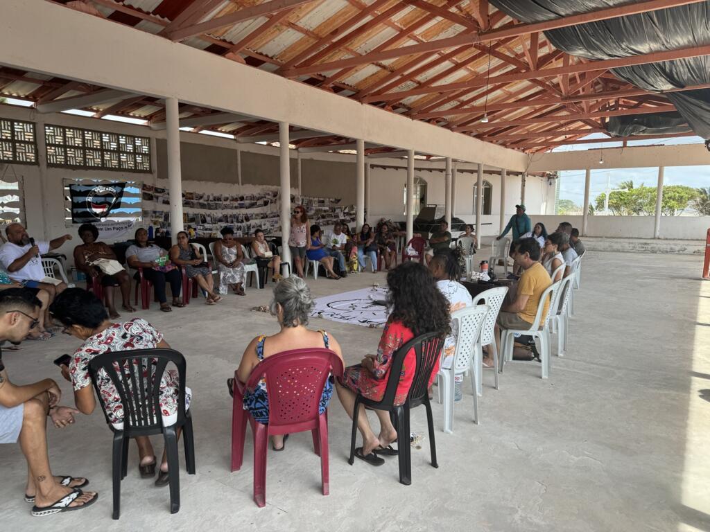 Moradores e líderes comunitários da Vila dos Pesqueiros realizam audiência pública sobre os riscos da exploração de petróleo na bacia da foz do Amazonas.
