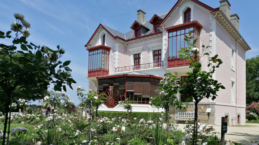 La maison où est né le créateur français Christian Dior à Granville, sur la côte normande.
