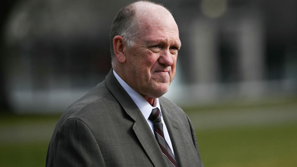 États-Unis: face à la colère, Trump envoie le responsable de sa politique anti-immigration à Minneapolis