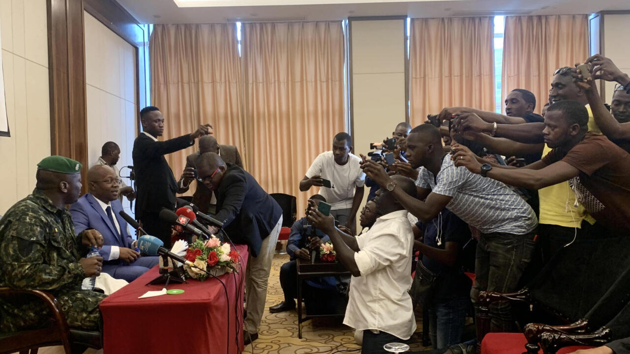 Guinée un an après le coup d’État, les promesses de la présidence et