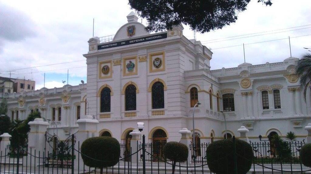 "Si haces un trabajo que perjudica a la imagen institucional, ya no eres apto", denuncia periodista de Ecuador