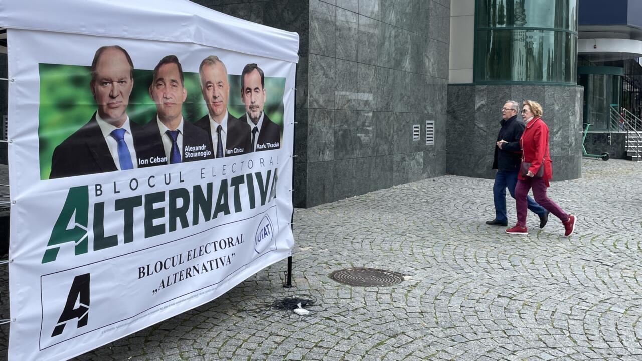 À la une: en marge des élections en Moldavie, la Russie mènerait des formations à la «déstabilisation»